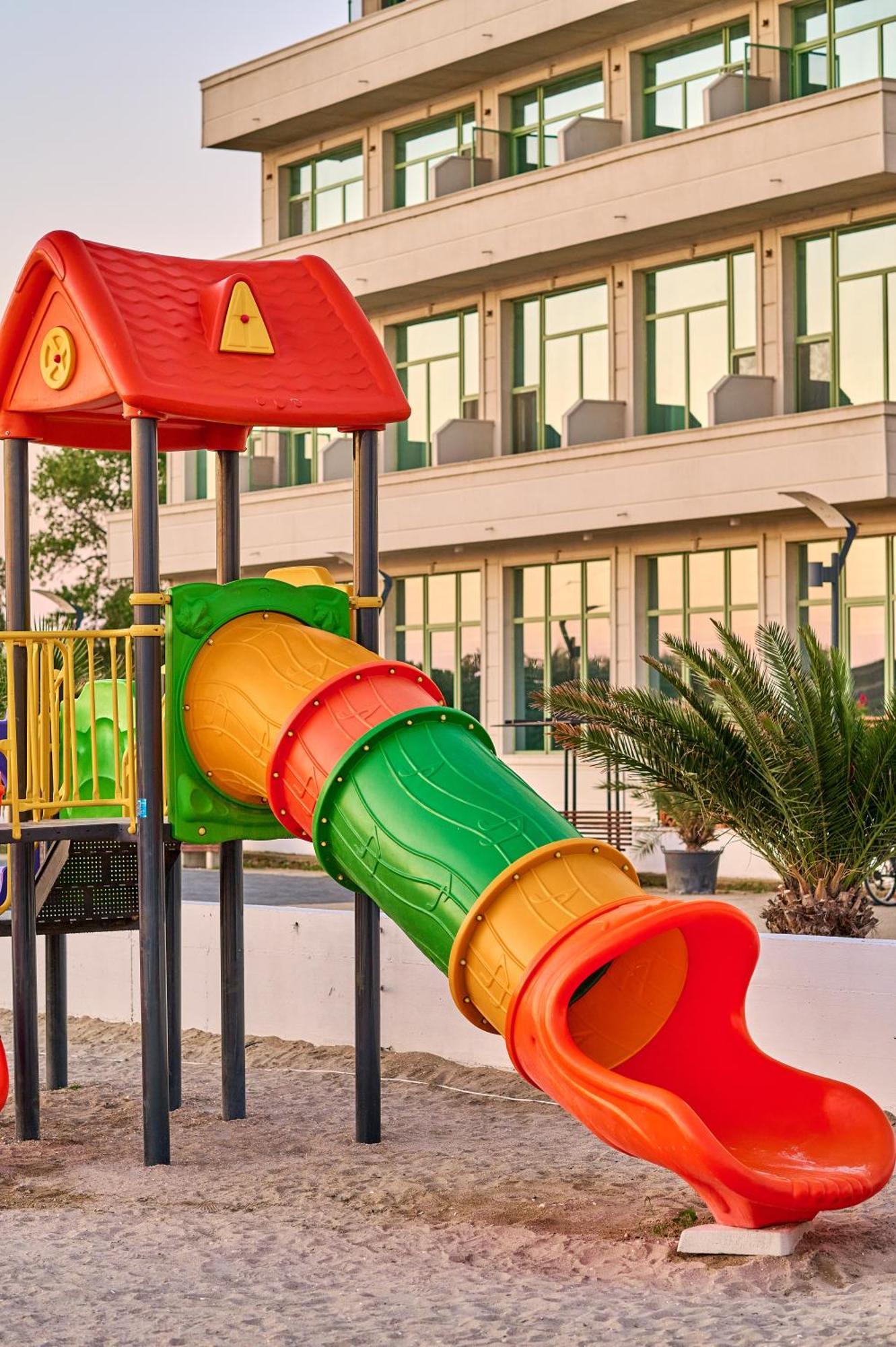 Malibu Hotel Mamaia