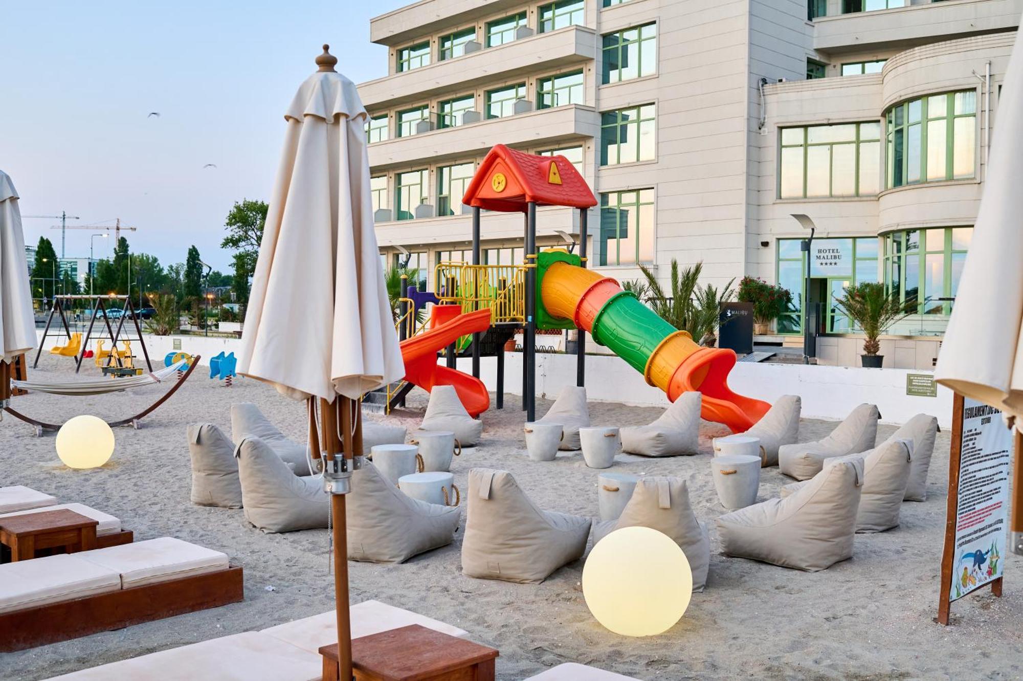 Malibu 4*